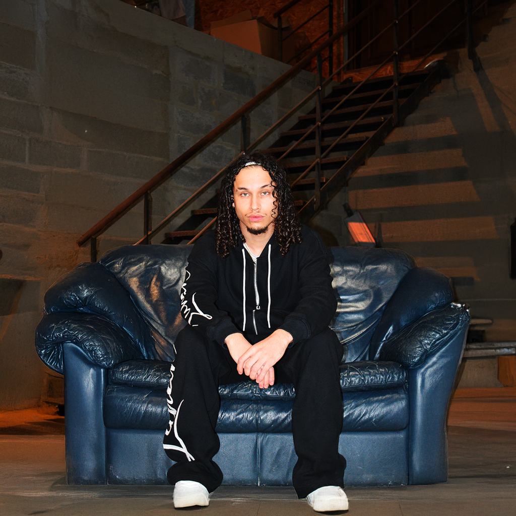 HOODED JACKET